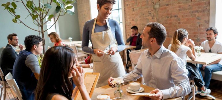 Best Customer Retention Strategies for Restaurants in 2025