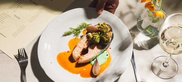 FoodCus Blog: From “Good Food” to “The Best [Dish Name] Ever!” – Boosting Your Google Reviews