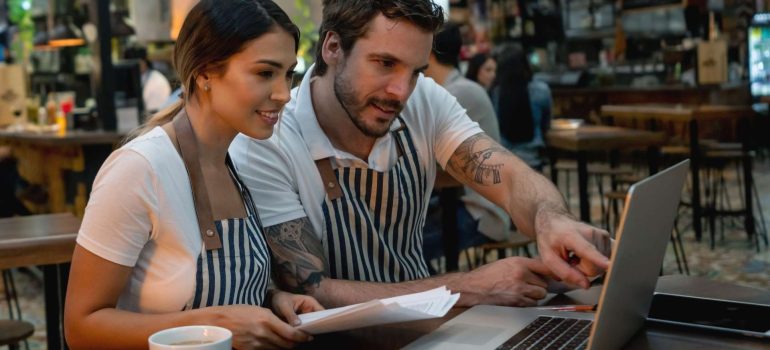 What’s the Best Way to Respond to Customer Reviews?